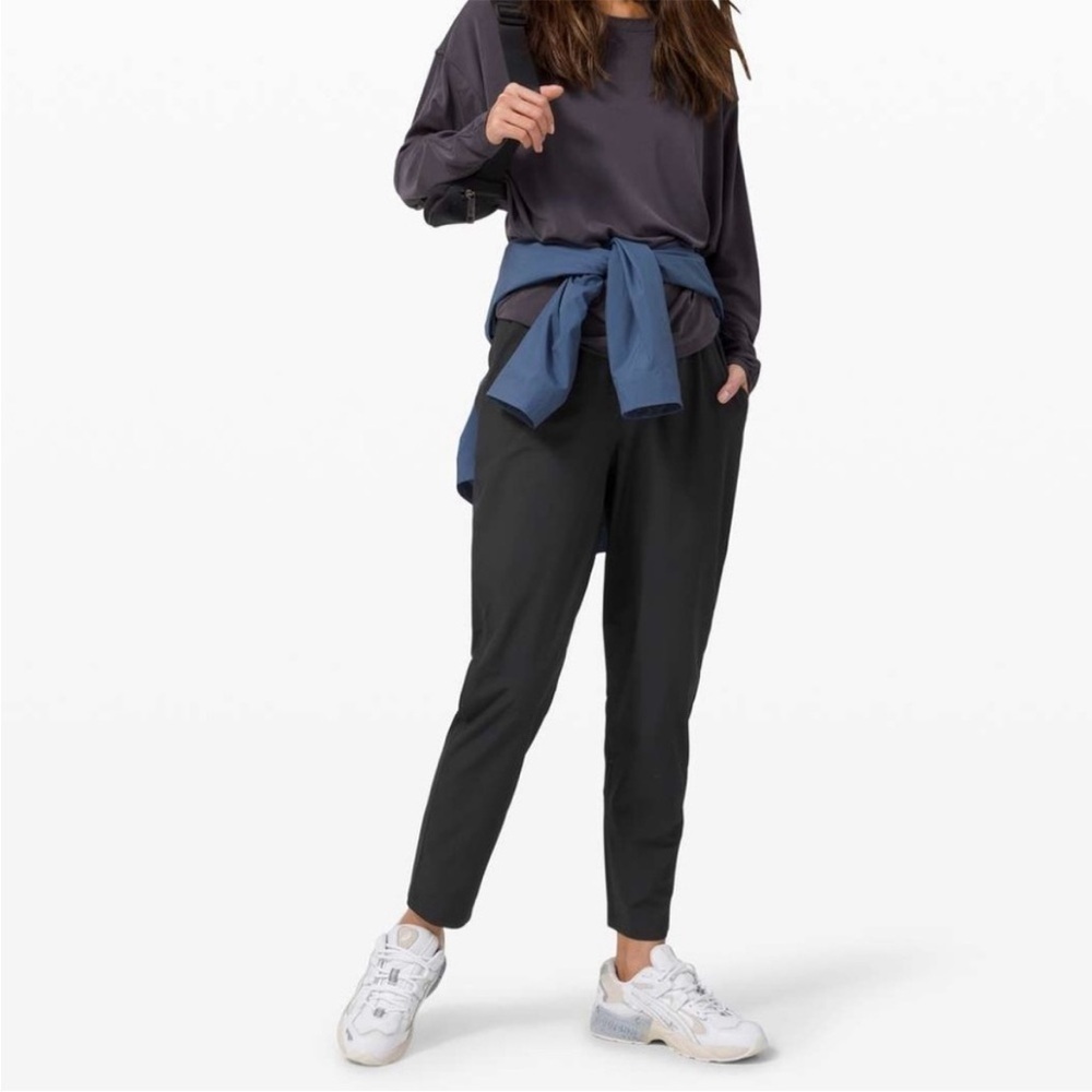 Lululemon Essential High-Rise Trouser in Black - Picture 2 of 13